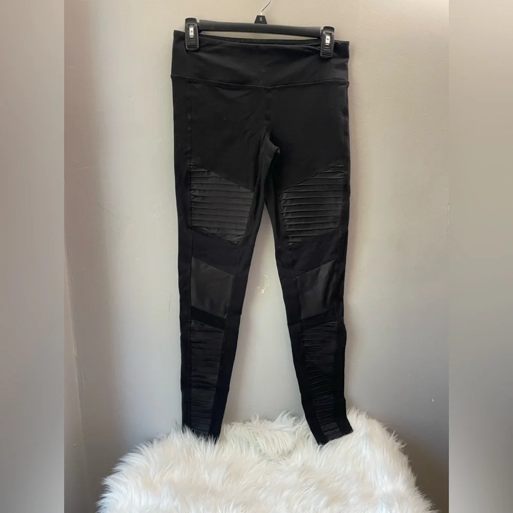 ALO Yoga Black Jeggings with Ribbed Moto Details